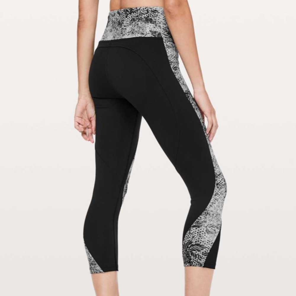 Lululemon Sweat & Repeat Crop *21"
Black / Serigraph Starlight Black Multi - Picture 2 of 5